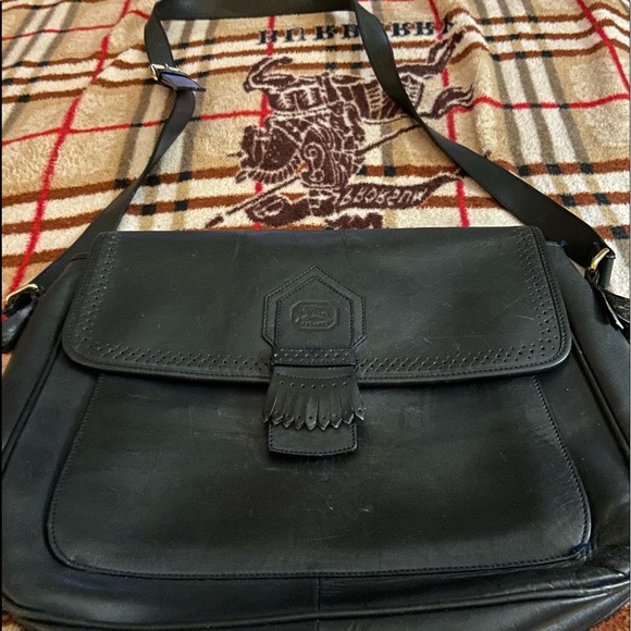 Burberry Handbags - Burberry vintage crossbody bag